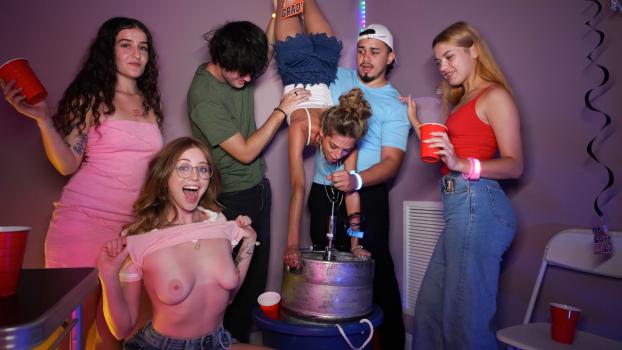 Crazycollegegfs – Lucy Foxx College Blow Out